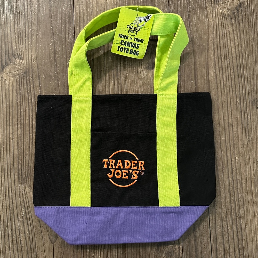 Trader Joe’s Limited Edition Halloween 🎃 themed Canvas Tote Bag NWT